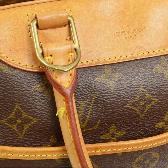 LOUIS VUITTON Deauville w/Unbranded Gold Tone Chain, LARGE Version, EUC - Picture 9 of 16